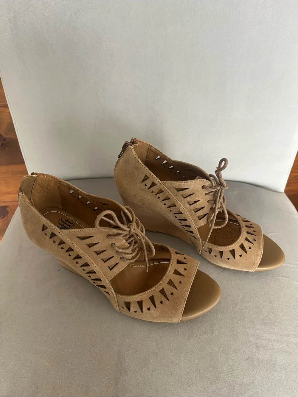Sofft Yardley Nude Suede-Like Lace-Up Wedge Sandals EUC - Picture 3 of 10